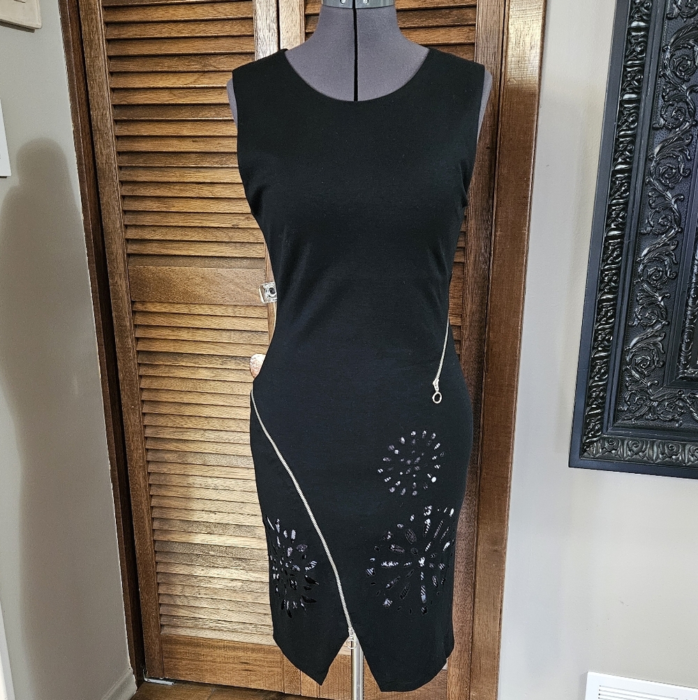 Sexy in Black! Desigual Dress.